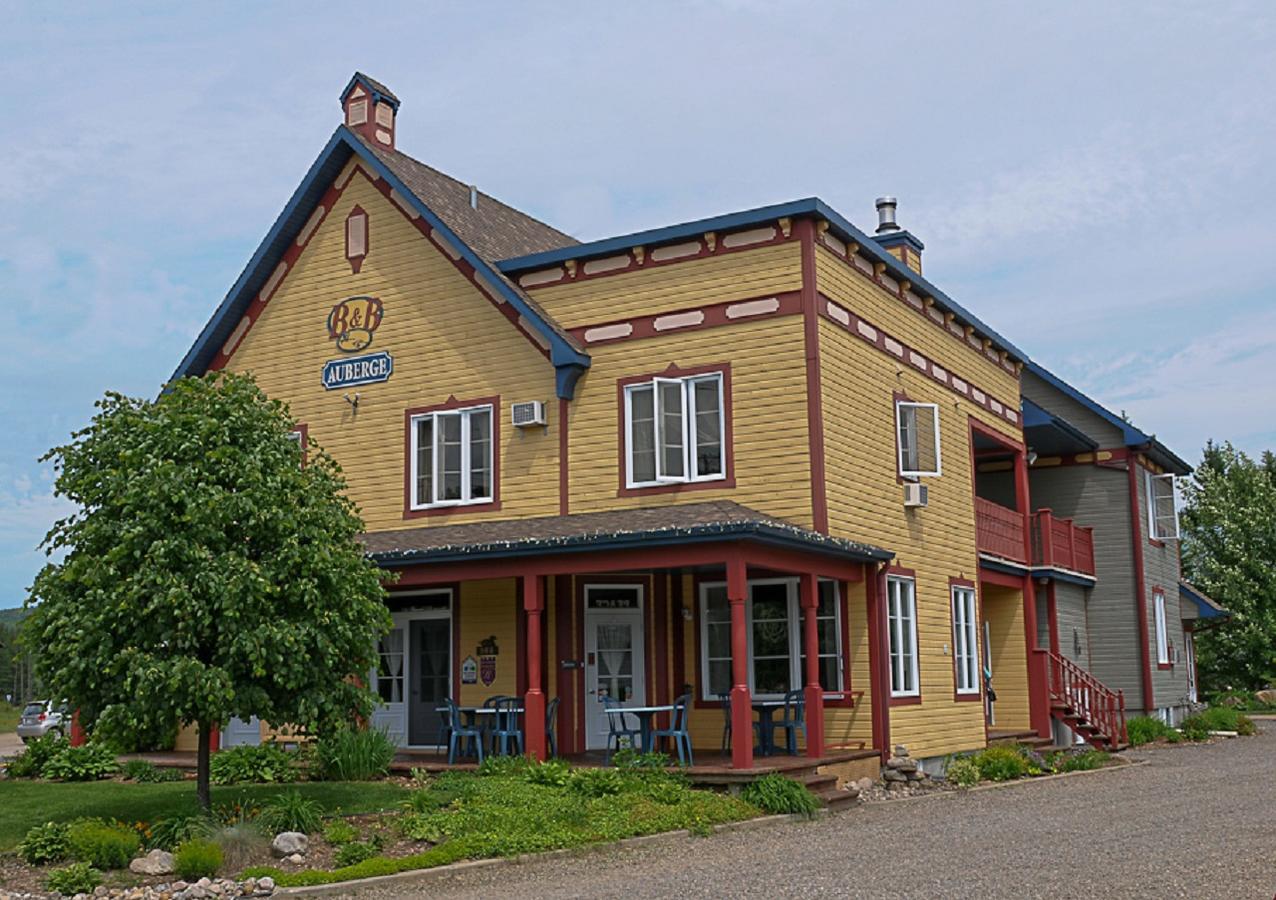 Auberge Le Voyageur Mont-Tremblant Exterior foto